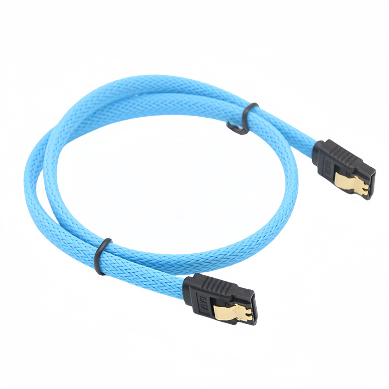 SATA 3.0 кабел за данни с плетена външна обвивка, 90° ъглов конектор, високоскоростна свързаност към SSD