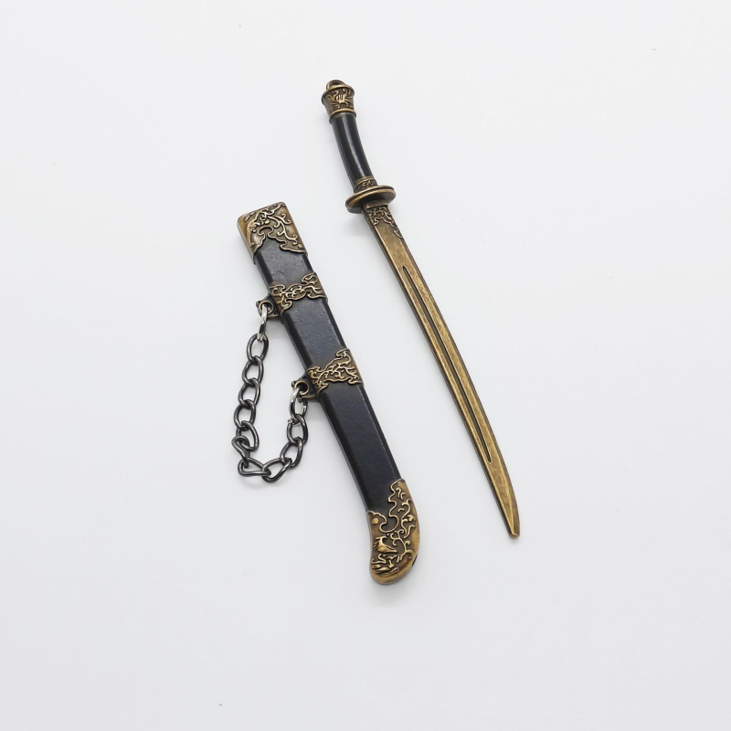 Миниатюрен древен меч Goujian — 12 cm метален орнамент за ключодържател