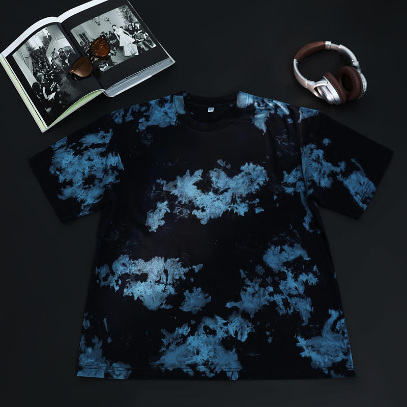 230 g тежък памучен T‑шърт с tie-dye, винтидж стил, oversized, drop-shoulder, къс ръкав, кръгло деколте