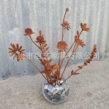 Flori de fier ruginite pentru grădină – ornament cu flori artificiale