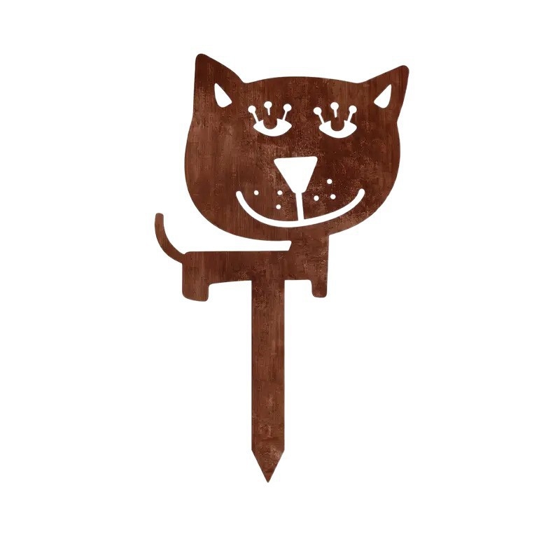 Pisică din fier ruginită — sculptură de grădină pentru decorarea ghivecelor