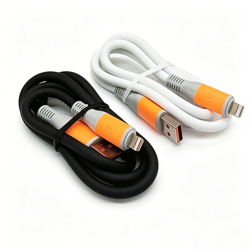 Cablu universal de încărcare cu diametrul conductorului 5,5 mm, conectori Type-C, Lightning și Micro USB – încărcare rapidă, lungime 1–2 m