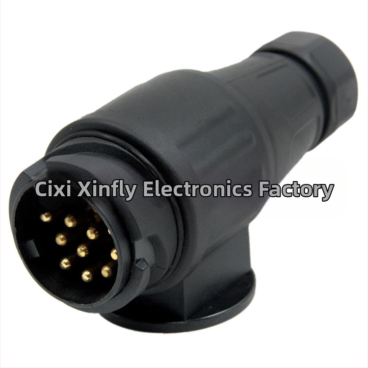 Conector pentru remorcă cu 13 poli și priză-convertor pentru semnalizare europeană XF1008