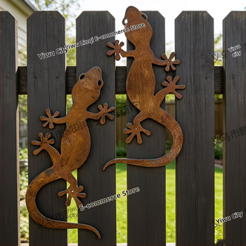 Gecko metal ruginit, decor de perete în siluetă pentru grădină