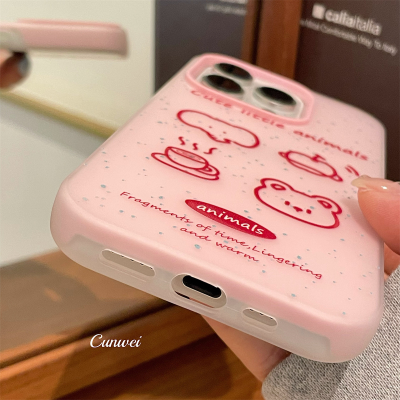 Husă de protecție pentru iPhone 15 Pro Max, în stil coreean, cu graffiti roz și efect de stropi de cerneală