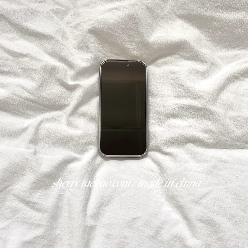 Husa pentru iPhone 16 Pro Max, stil Sherry Ins, fundal albastru cu flori negre, margine argintie electroplacată