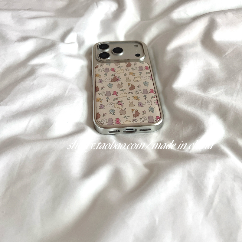 Carcasă TPU Sherry Ins cu design floral, margini electroplate argintii, cu iepuri și pisici pentru iPhone 17 Pro Max