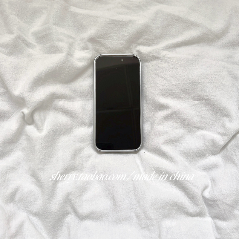 Carcasă pentru iPhone 17 Pro Max cu design ursuleț-iepure, culoare argintie electroplatată
