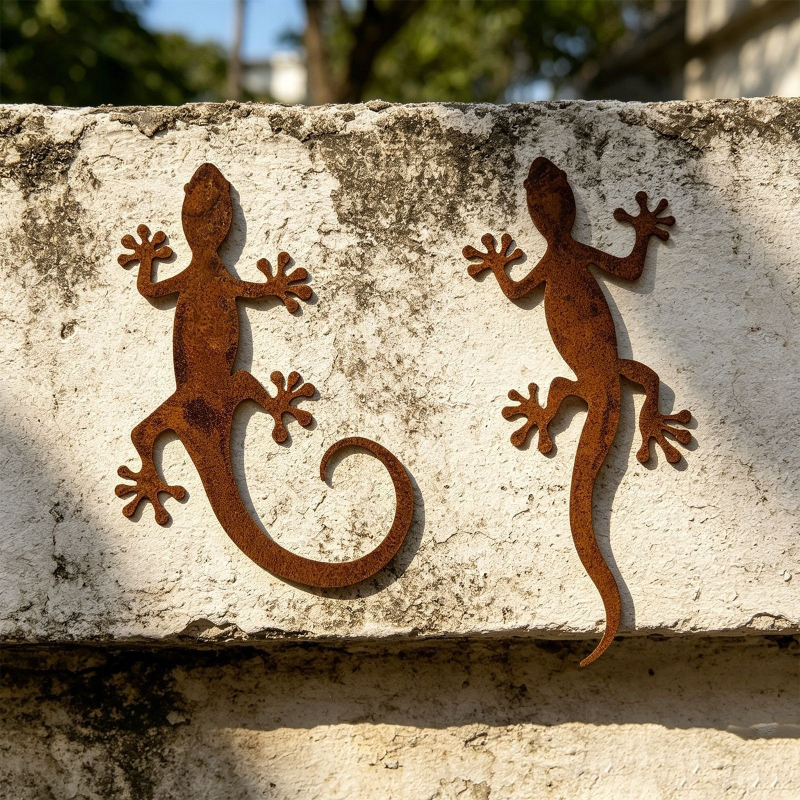 Decor mural metalic în nuanțe ruginii, gecko, sculptură de grădină
