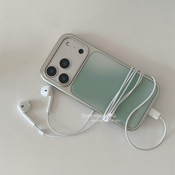 Husă epoxidică minimalistă, cu gradient verde matcha, inspirată de stilul INS coreean, pentru iPhone 16/17 Pro Max