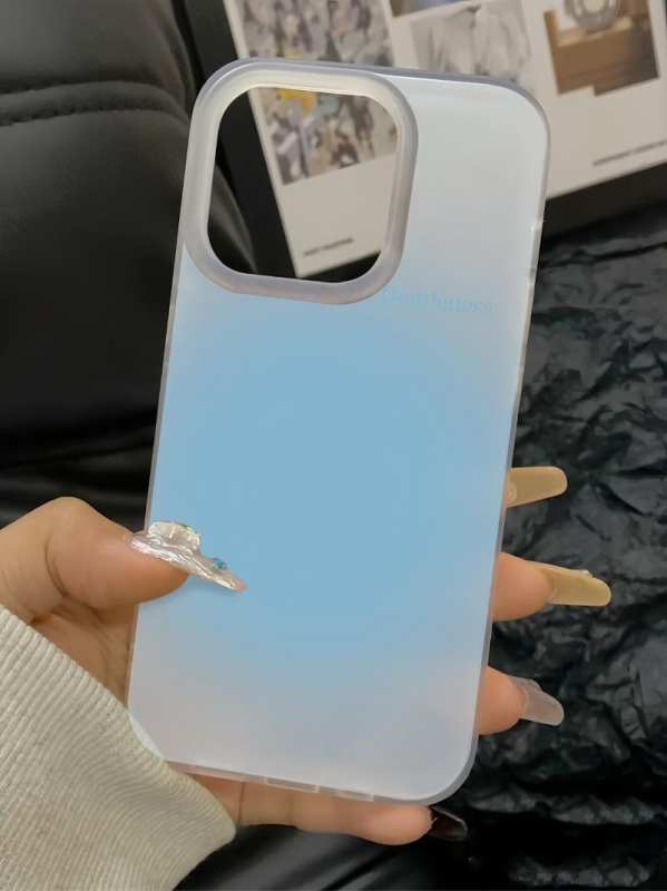 Carcasă moale de protecție cu gradient verde, finisaj mat, pentru iPhone 15 Pro și iPhone 14
