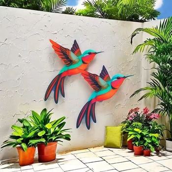 Colibri metalic colorat – decor de grădină, artă murală 3D pentru gard