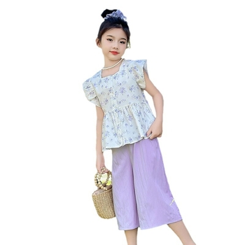 Set pentru fete din două piese: top floral cu mâneci flutter și pantaloni largi, croi cropped