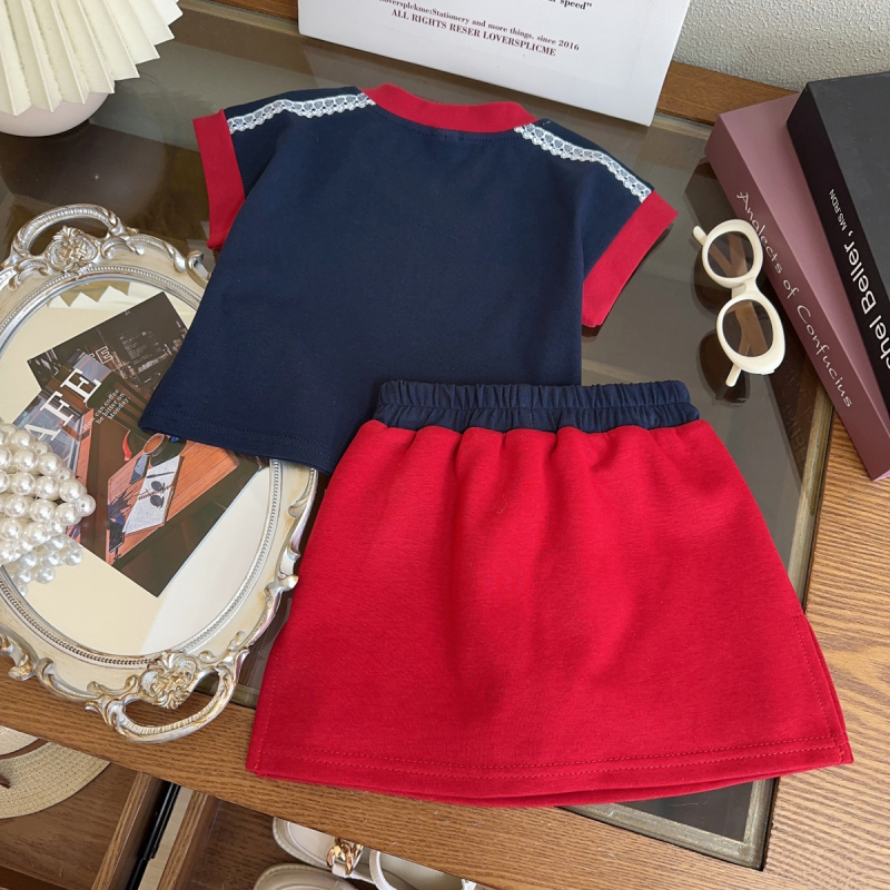 Set de vară pentru fete în stil coreean: tricou cu mâneci scurte imprimat cu litere și fustă CM1109