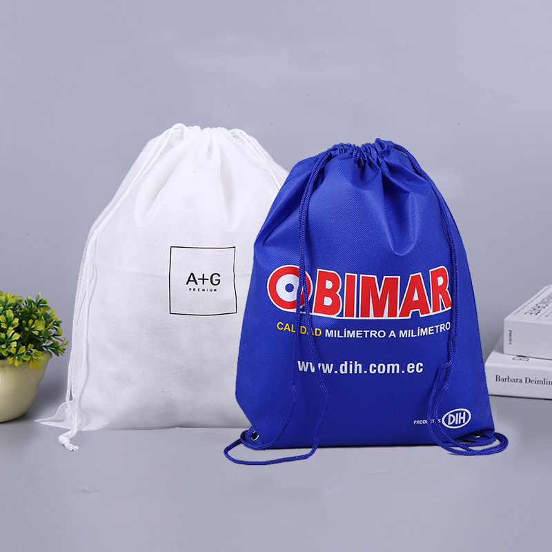 Geantă din material nețesut cu șnur pentru depozitarea încălțămintei, rezistentă la umiditate și praf, logo personalizabil