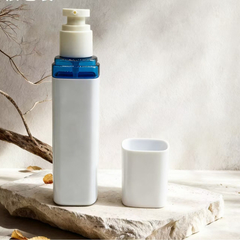 Recipient PET pentru loțiune, pătrat albastru‑alb, ambalaj cosmetic cu pompă