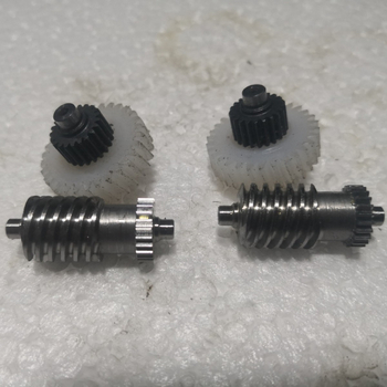 Pinion mic cu modul 1, pentru motoare cilindrice, 15 dinți