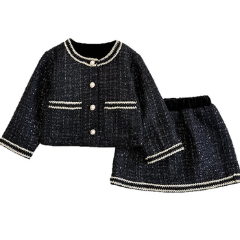 Set de două piese pentru fetițe în stil tweed, primăvara 2026 — jachetă cu guler rotund și fustă