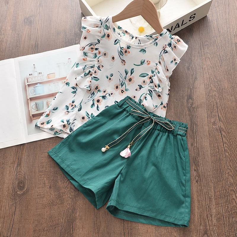 Set de două piese pentru copii, vară, stil coreean: top cu mâneci evazate și imprimeu floral mic, însoțit de șorturi largi uni