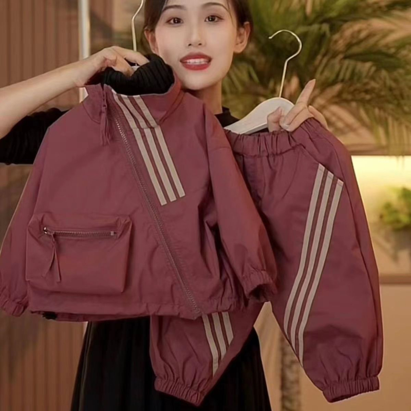 Set sportiv de toamnă pentru copii, două piese, cu trei dungi, 2025