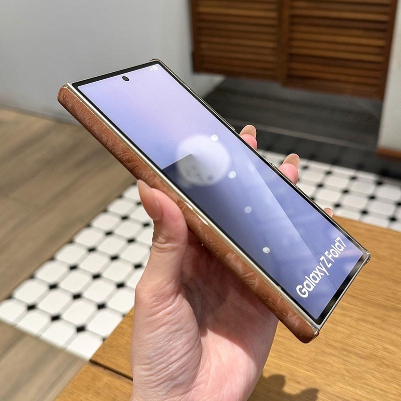 Carcasă Samsung Galaxy Z Fold7 cu suport cu axă dublă, model peisaj în stil chinezesc, husă protectoare din PU piele cu electroplacare (W26, W25/W24)