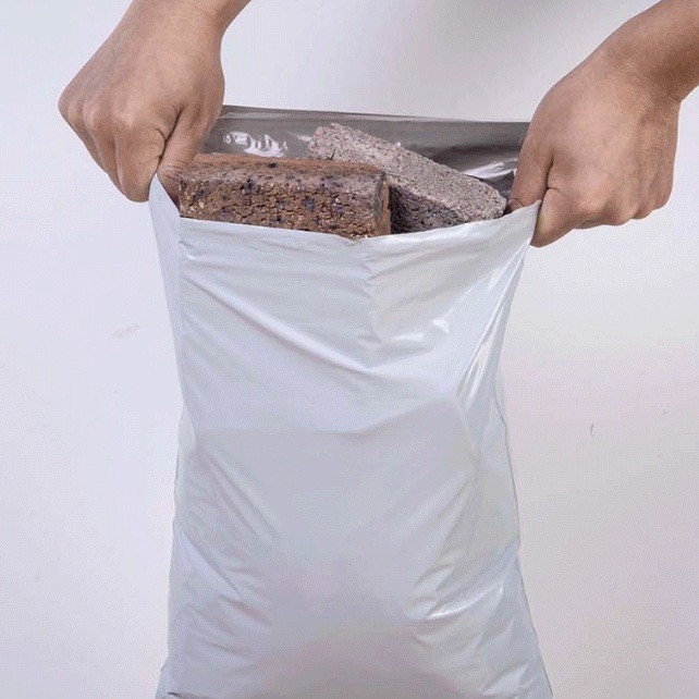Sac expres din material nou, mov închis, gros, pentru ambalare logistică, pungă plastică de ambalaj, autoadezivă, rezistentă la rupere și impermeabil.