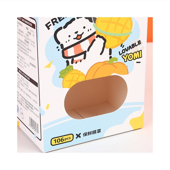 Ambalaj cosmetic personalizat: cutie exterioară albă din carton, cutie colorată cu bucle pentru agățare, cu fereastră, cutie ondulată tip avion