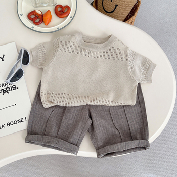Set de vară pentru copii din două piese, stil inspirat de pădure, top tricotat cu mâneci scurte și pantaloni cropped, culoare solidă.