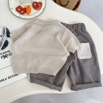 Set de vară pentru copii din două piese, stil inspirat de pădure, top tricotat cu mâneci scurte și pantaloni cropped, culoare solidă.