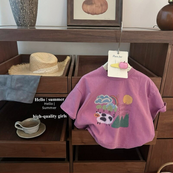 Vacă drăguță, amuzantă! Set de două piese pentru fete: tricou lejer cu imprimă desen animat și pantaloni scurți pentru ciclism