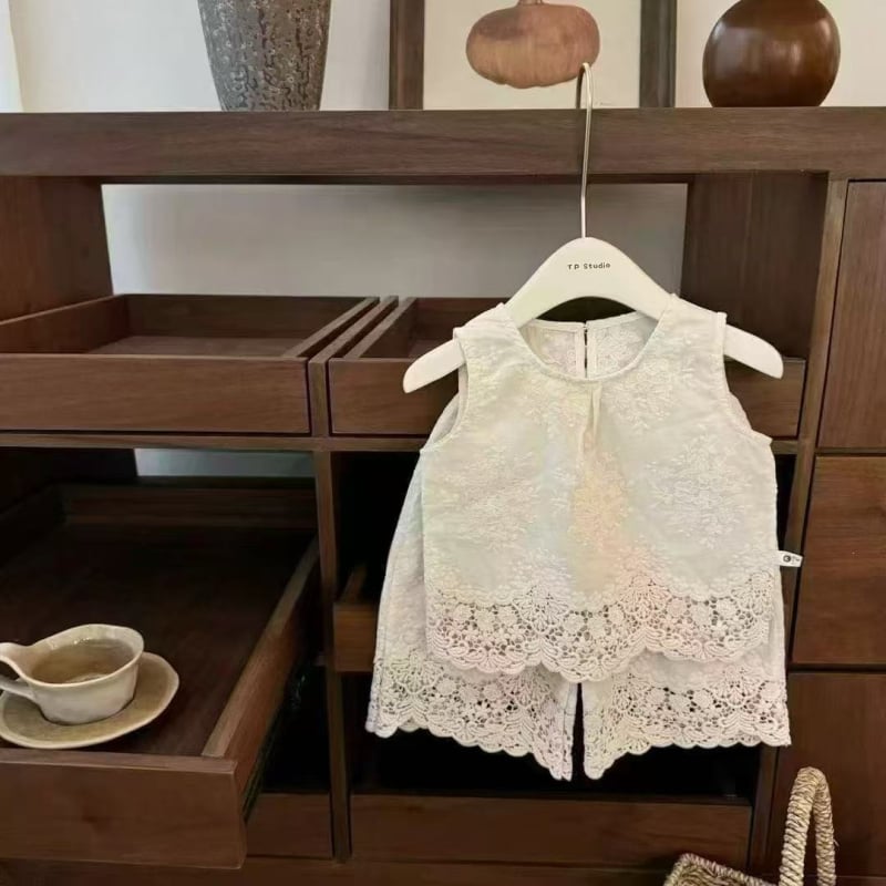 Set de vară pentru fetițe, două piese, top din dantelă și pantaloni largi