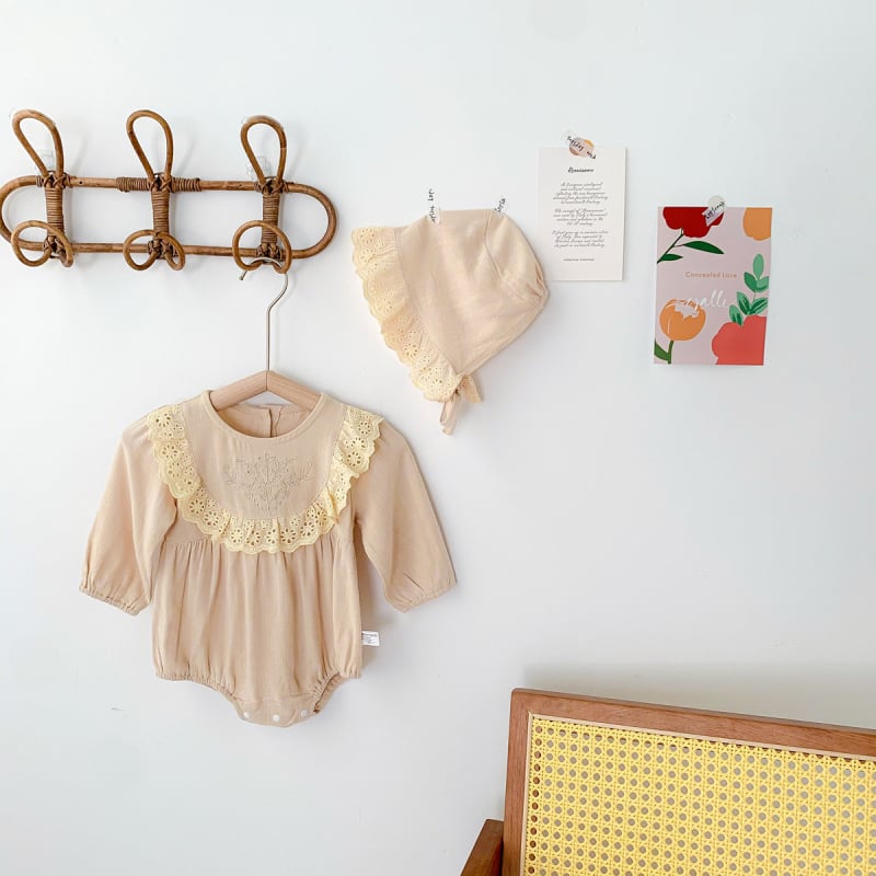 Salopetă lungă pentru fetițe, primăvară-toamnă, stil coreean, croi cu dantelă la margine, croială triunghiulară la zona crotch, outfit pentru târâre