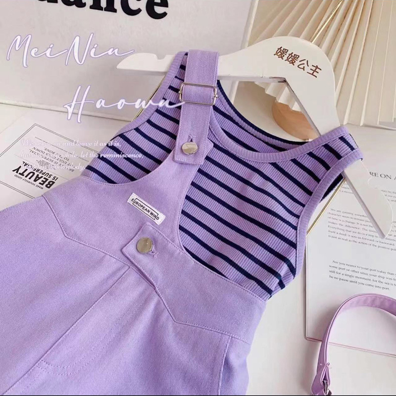 6526 Fetițe vară: set din două piese în stil coreean — top fără mâneci dungi și pantaloni scurți cu bretele