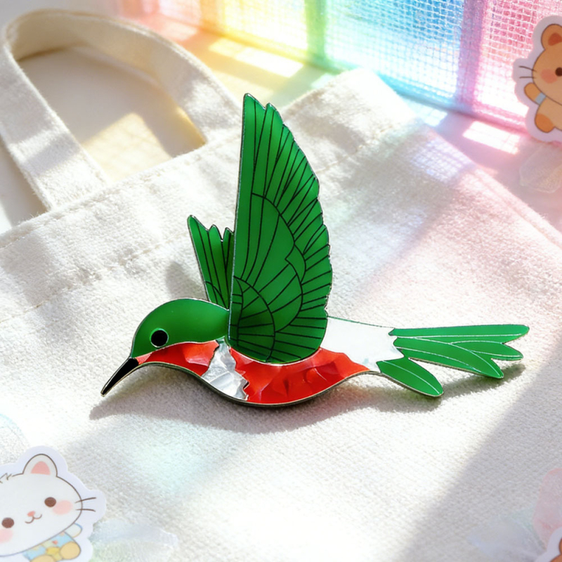 Broșă din acril, elegantă, în formă de colibri verde, realizată manual