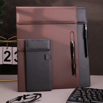 Clipboard de conferință din piele PU, format A4, cu suport magnetic pentru fișiere și suprafață de scriere; imprimare logo disponibil