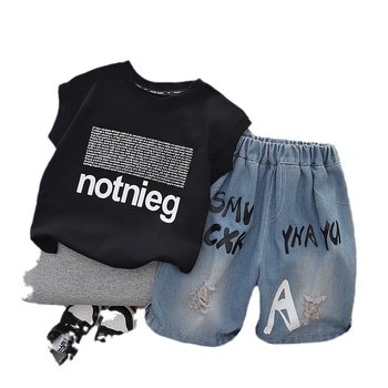 Set de vară pentru băiat, două piese, tricou cu mânecă scurtă și pantaloni din bumbac