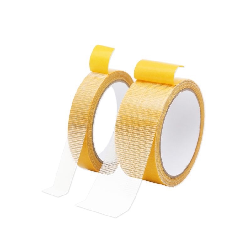 Bandă dublu-adezivă din material textil pentru rosturile covoarelor și podele, aderență înaltă, galbenă