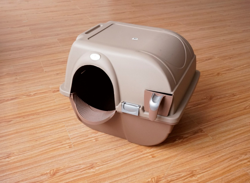 Cutie de nisip închisă pentru pisici, utilizare în casă, design anti-stropire