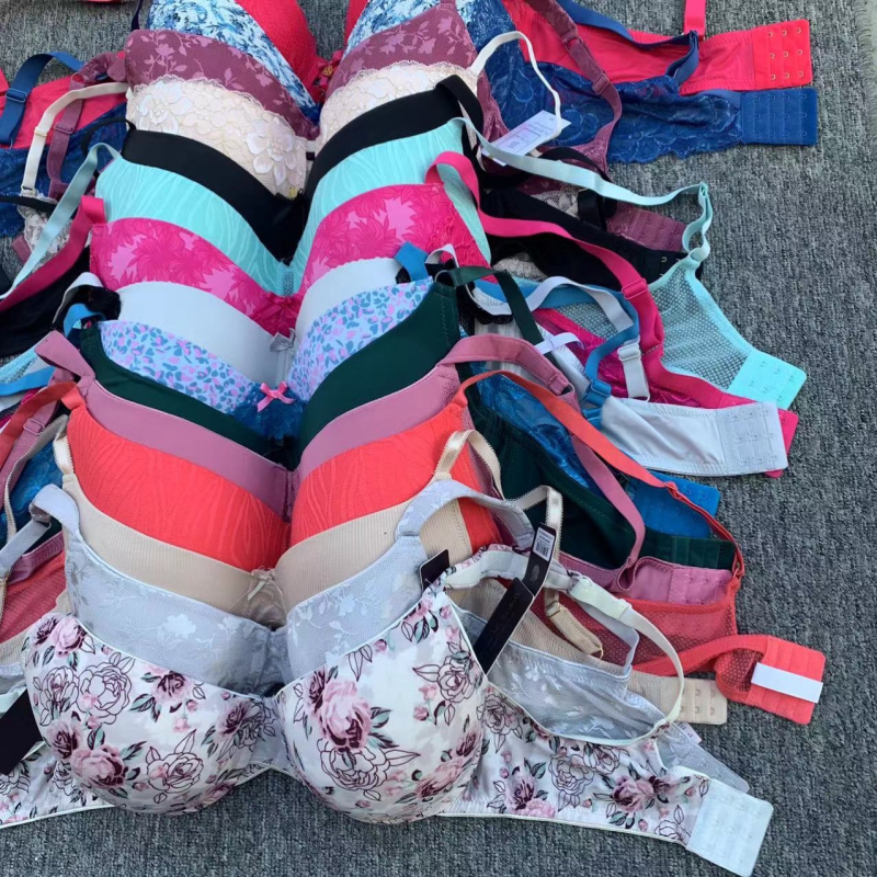 Sutien cu underwire, mărime mare, cupă 3/4, cupă modelată, nylon respirabil, bretele reglabil, potrivit pentru a fi purtat peste haine