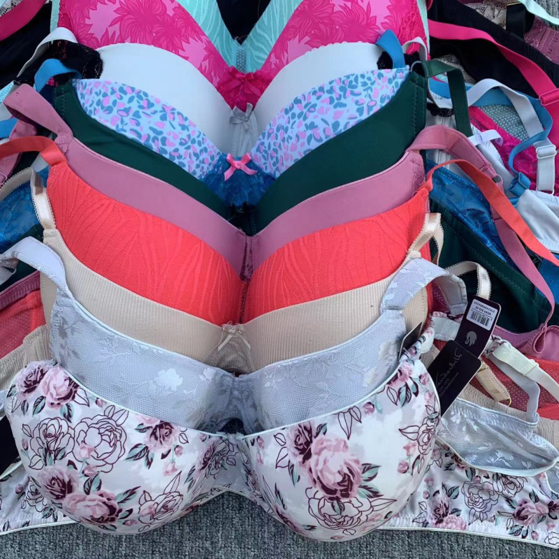Sutien cu underwire, mărime mare, cupă 3/4, cupă modelată, nylon respirabil, bretele reglabil, potrivit pentru a fi purtat peste haine