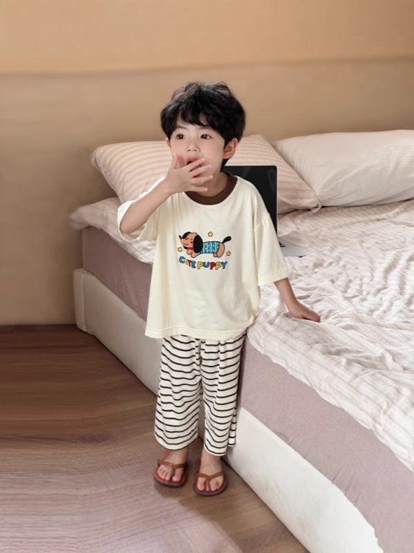 Set de pijamale pentru băieți, vară - Ice Silk ușor pentru homewear, mânecă scurtă, vara 2025