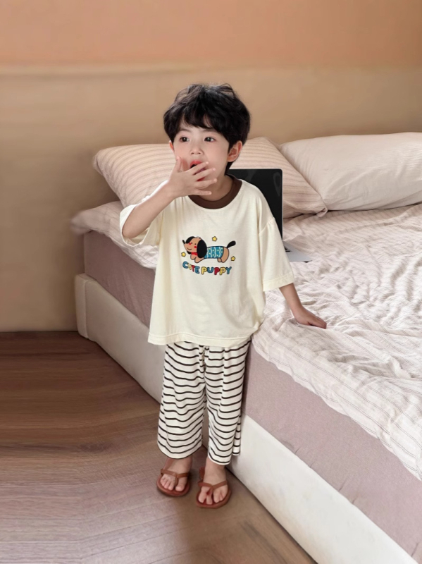 Set de pijamale pentru băieți, vară - Ice Silk ușor pentru homewear, mânecă scurtă, vara 2025