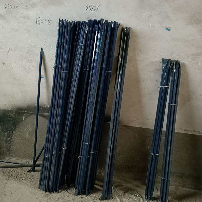 Track spike lifting tool with claw crowbar, open-head pry bar, 1.5 m long