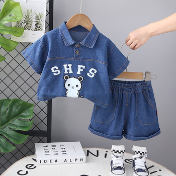 Set de vară pentru băieți din denim, imprimeu cu ursuleț, stil coreean, tricou cu mânecă scurtă și pantaloni scurți, 2025