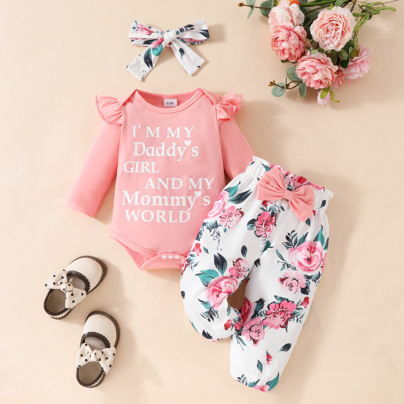 Set de 3 piese pentru fetițe: salopetă cu mâneci lungi în imprimeu floral, top și pantaloni