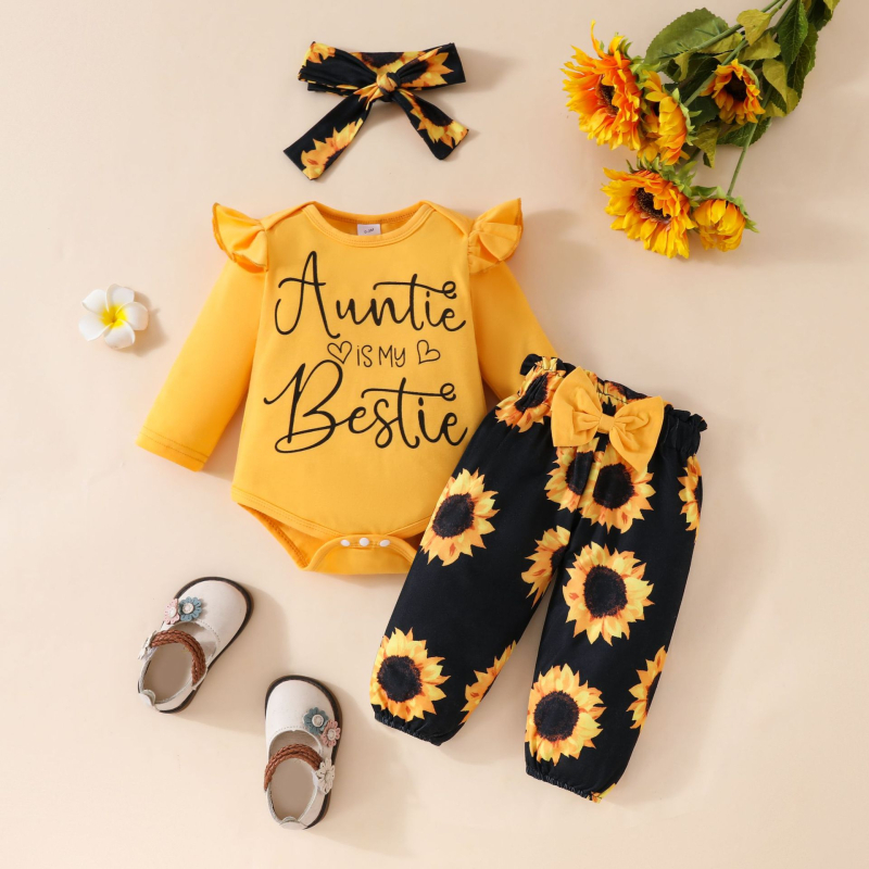 Set de 3 piese pentru fetițe: salopetă cu mâneci lungi în imprimeu floral, top și pantaloni