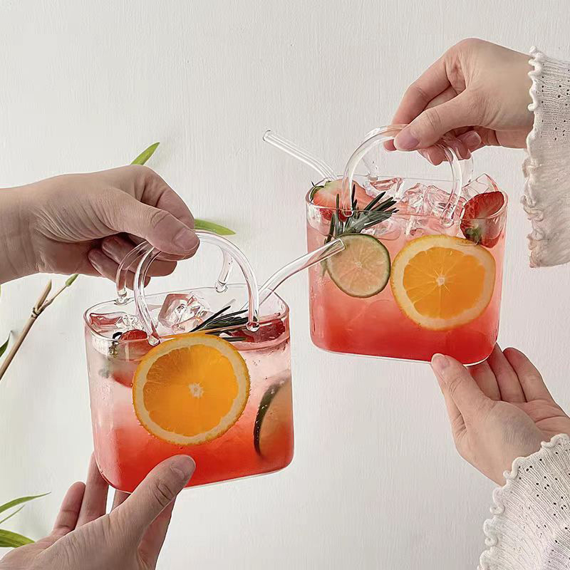 Pahar din sticlă în formă de geantă pentru băuturi: sucuri, ceai cu lapte și cocktailuri, transparent, rezistent la căldură, vară