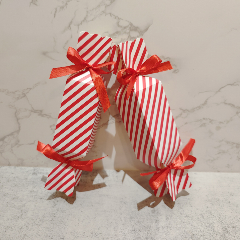 Cutie mini pentru ruj și cadou, cu dungi roșii, formă de floare, 4×4×8 cm, carton, stil modern minimalist, pentru nunți și petreceri.
