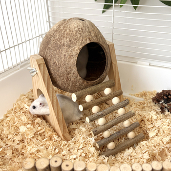 Jucărie din lemn pentru hamster cu scară din crenguțe, adăpost din coajă de nucă de cocos și platformă scenică pentru mestecat și alinarea plictiselii