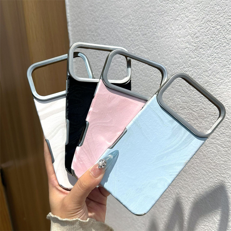 Carcasă de telefon cu piele electroplatată și textură de valuri de apă pentru iPhone 17 Pro, 16 Pro și 15 Pro
